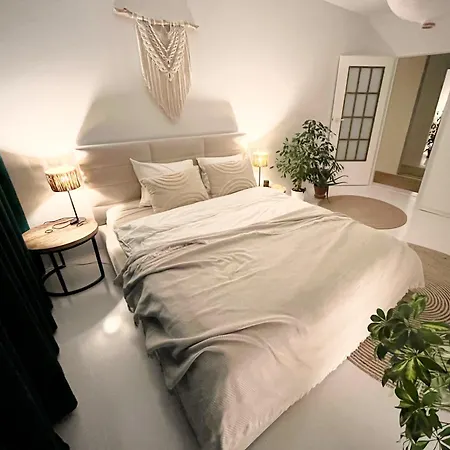 Urokliwy Azyl W Miescie: Komfort I Spokoj, Projektor I Hi-fi, 6 Minut Kolejka Do Centrum. * ポズナン