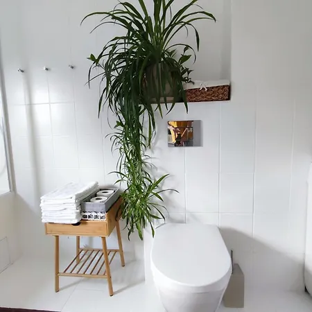 アパート Urokliwy Azyl W Miescie: Komfort I Spokoj, Projektor I Hi-fi, 6 Minut Kolejka Do Centrum.