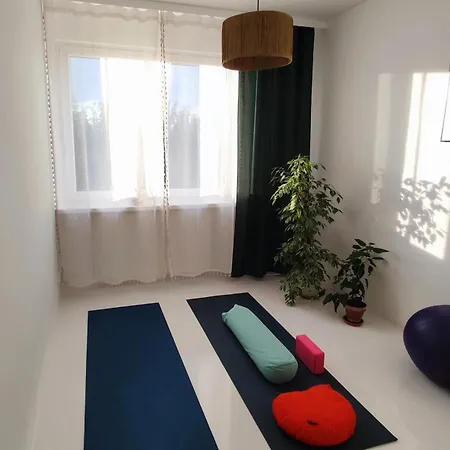 Urokliwy Azyl W Miescie: Komfort I Spokoj, Projektor I Hi-fi, 6 Minut Kolejka Do Centrum.