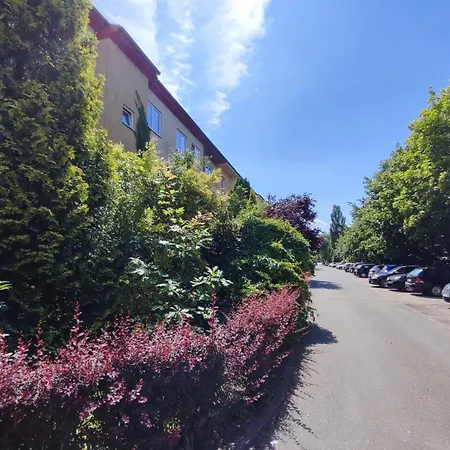 Urokliwy Azyl W Miescie: Komfort I Spokoj, Projektor I Hi-fi, 6 Minut Kolejka Do Centrum. Apartament