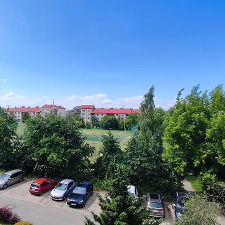 Urokliwy Azyl W Mieście: Komfort I Spokój, Projektor I Hi-fi, 6 Minut Kolejką Do Centrum. Apartament Poznań