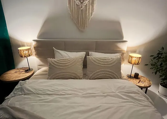 Urokliwy Azyl W Miescie: Komfort I Spokoj, Projektor I Hi-fi, 6 Minut Kolejka Do Centrum. Apartment *