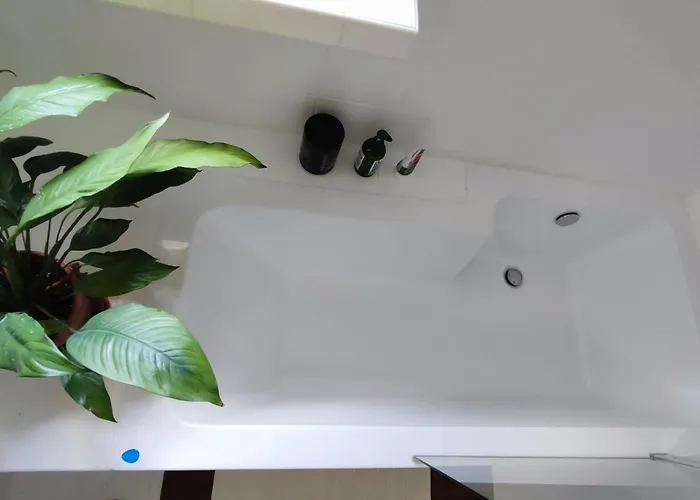 Urokliwy Azyl W Mieście: Komfort I Spokój, Projektor I Hi-fi, 6 Minut Kolejką Do Centrum. *