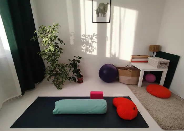 Urokliwy Azyl W Miescie: Komfort I Spokoj, Projektor I Hi-fi, 6 Minut Kolejka Do Centrum. *