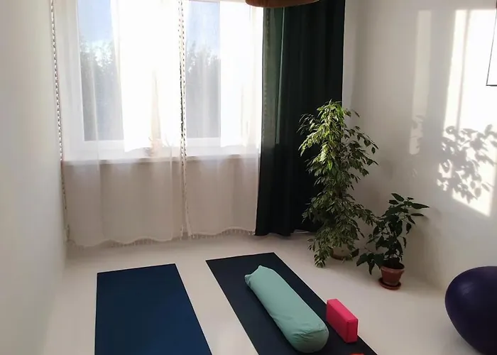 Urokliwy Azyl W Miescie: Komfort I Spokoj, Projektor I Hi-fi, 6 Minut Kolejka Do Centrum.