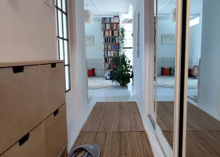 Urokliwy Azyl W Miescie: Komfort I Spokoj, Projektor I Hi-fi, 6 Minut Kolejka Do Centrum. Apartment